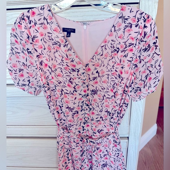 Talbots 6P fully lined, below knee length dress in peach floral, 100% polyester - Picture 3 of 7
